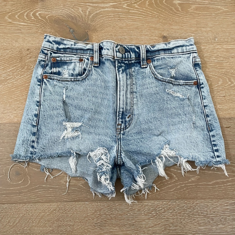 Abercrombie- The Mom Short High Rise